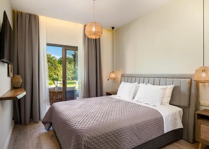 Phos Elegant Residences By Konnect, 400M To The Beach